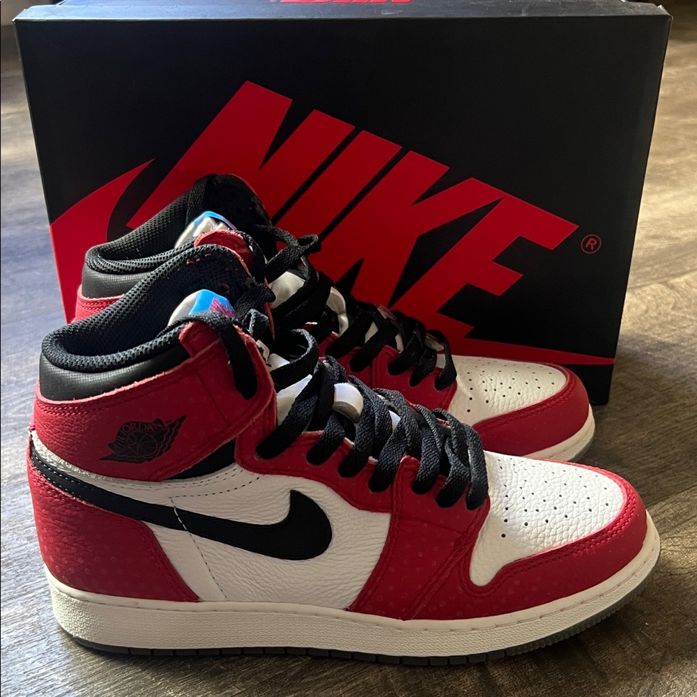Nike Air Jordan 1 Retro High OG Black, Red, White High-Top Sneakers Size 6.5Y